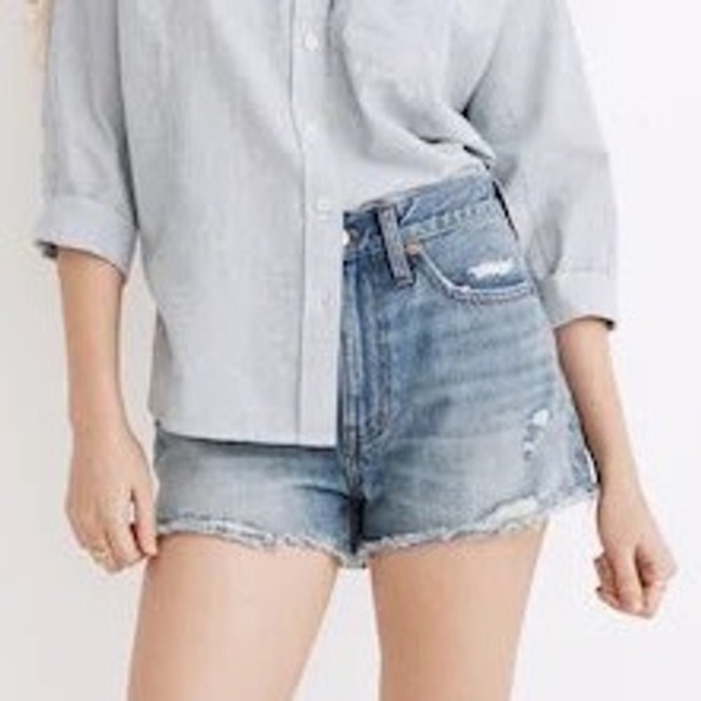 Madewell Relaxed Denim Shorts in Renfield Light Wash: Destructed Edition Size 24